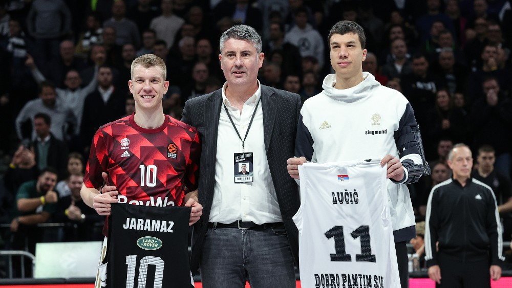 Pokloni za Lučića i Jaramaza (©Star Sport)
