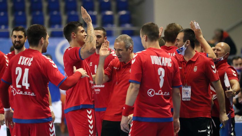 Đerona sa rukometašima Srbije slavi pobedu protiv Francuske (©MN Press)