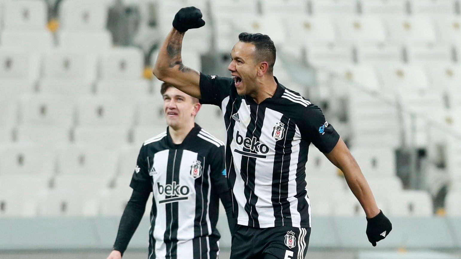 Crno-bela napadačka furija testira Oluju sa Crnog mora